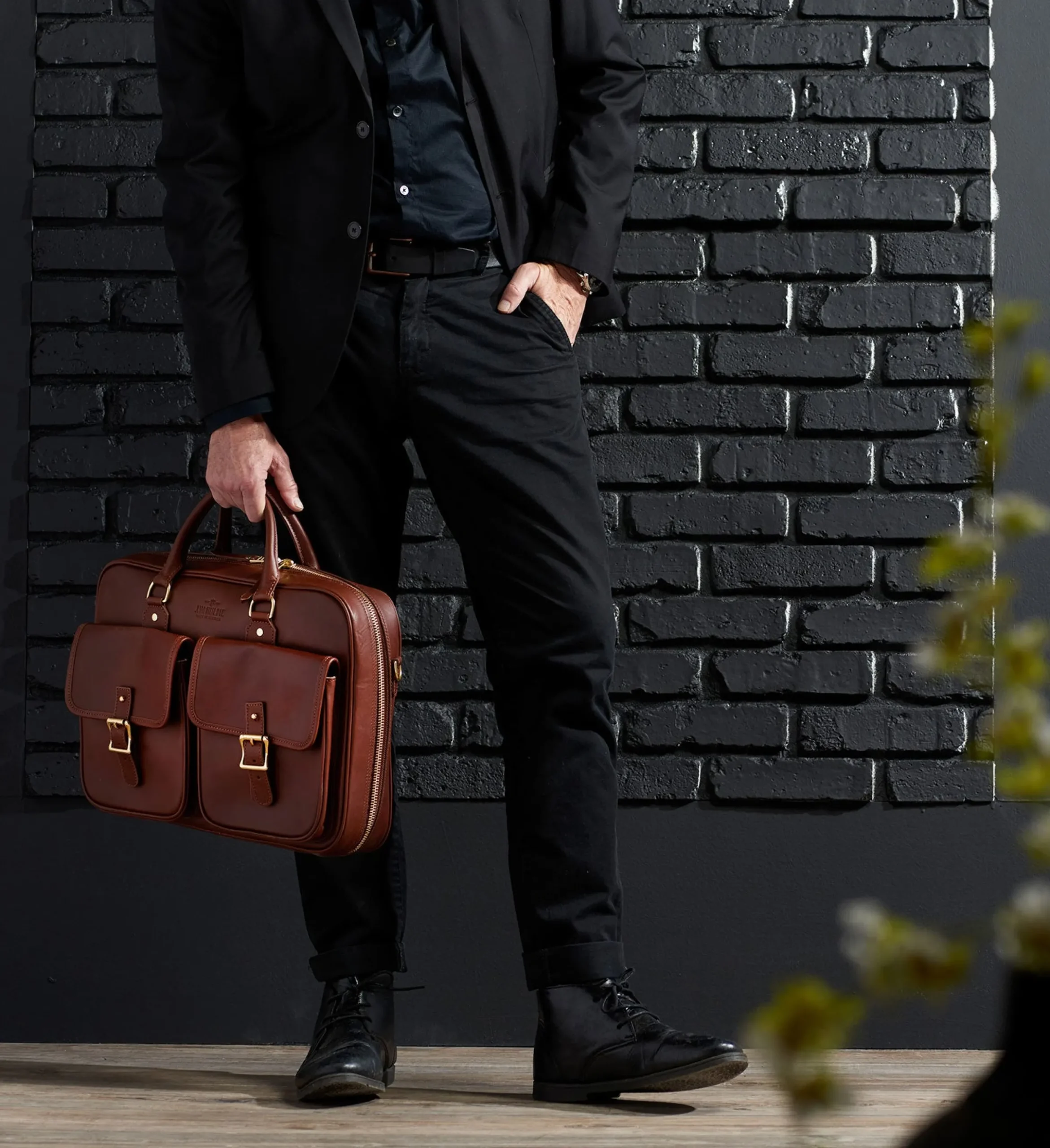 J. W. Hulme Co Editor Briefcase With Trolley Sleeve> Briefcases