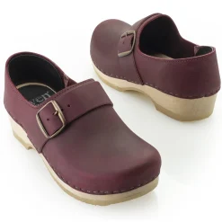 J. W. Hulme Co Sven Clogs Closed Back Large Buckle Women's>Women Accessories